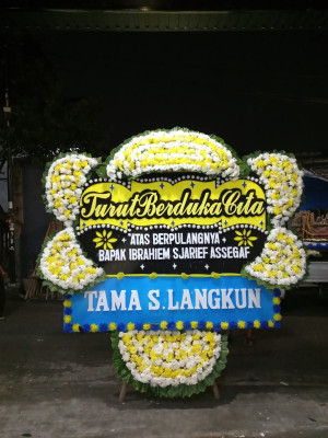 Papan Bunga Duka di Syamsudin Noor